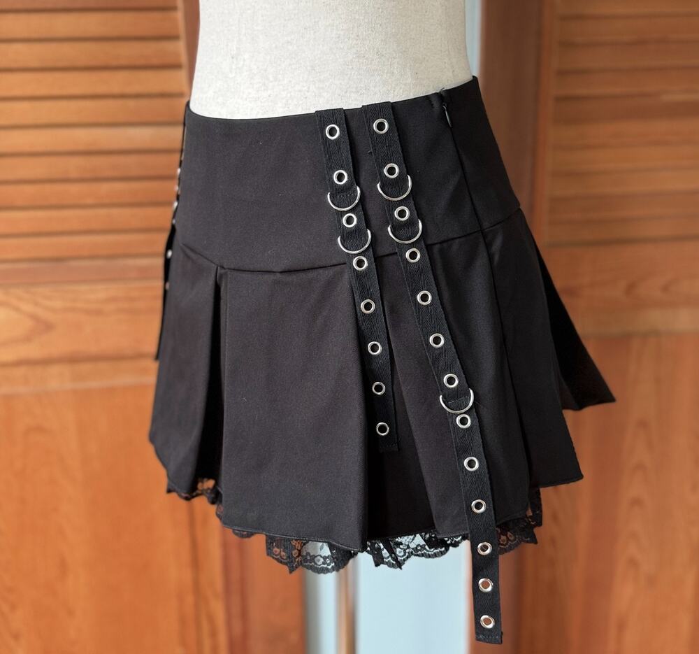 Goth Punk Lolita Emo Y2K Mall Goth Visual Kei Black Grommet & D-rings Skirt S